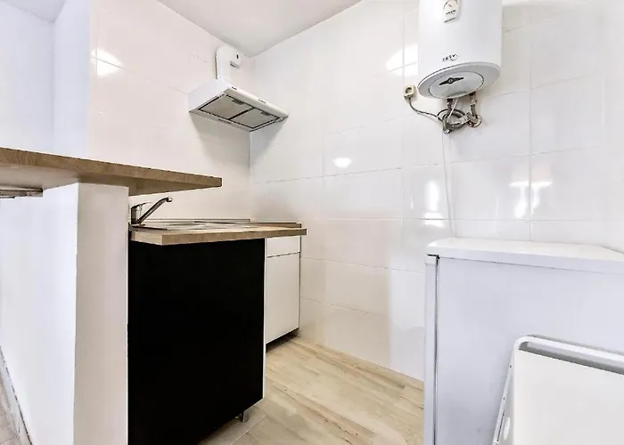 2-bedroom Escape Apartment *