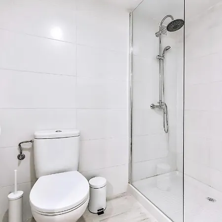 2-bedroom Escape * 阿德耶