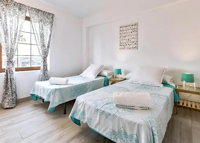 2-bedroom Escape Διαμέρισμα *